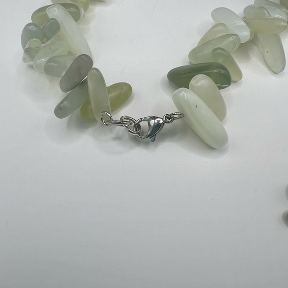 ⚠️ PRICE DROP⚠️ 
Prehnite stone necklace and matching bracelet - Picture 5 of 6